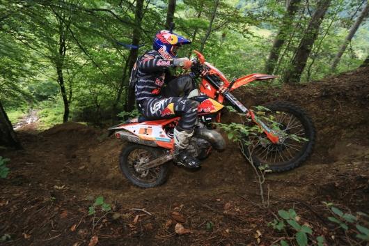 Metzeler partner ufficiale del Red Bull Romaniacs fino al 2022