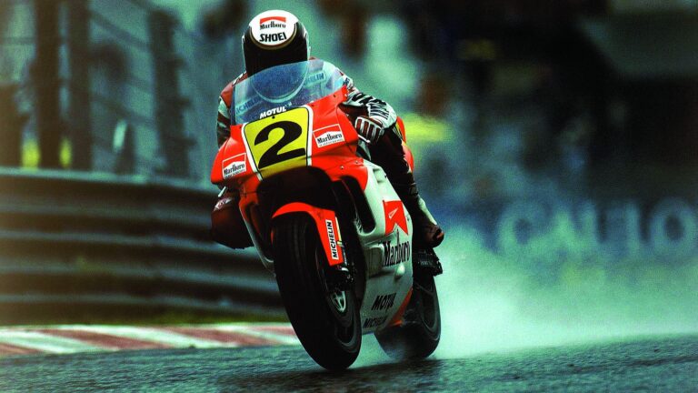 Yamaha celebra 65 anni di storia con i campioni che hanno fatto la leggenda