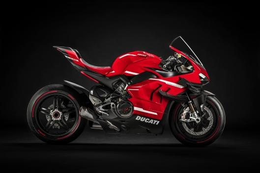 Pirelli DIABLO Supercorsa SP su misura per la Ducati Superleggera V4