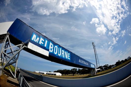 Pirelli apre la stagione WorldSBK 2020 con slick in tutte le classi