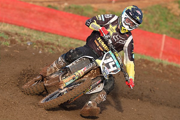Husqvarna brillante a Lacapelle Marival con Beaton e Jonass