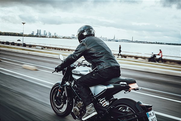 Husqvarna Vitpilen e Svartpilen: promozioni sui finanziamenti fino a marzo