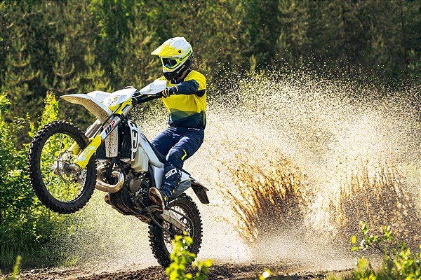 Husqvarna proroga la promo From Zero to Hero sulle enduro 2020