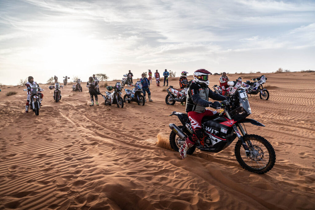 Africa Eco Race 2020, tappa 10 accorciata e Botturi sempre leader