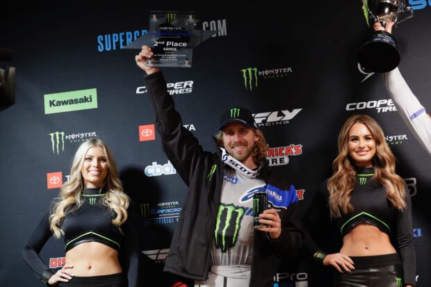 Yamaha parte forte in Qatar: quattro R1 subito nella top 10