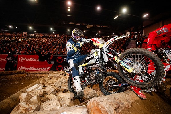 SuperEnduro, Riesa: Bolt secondo tra cadute e rimonte