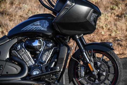 Metzeler Cruisetec primo equipaggiamento per la nuova Indian Challenger