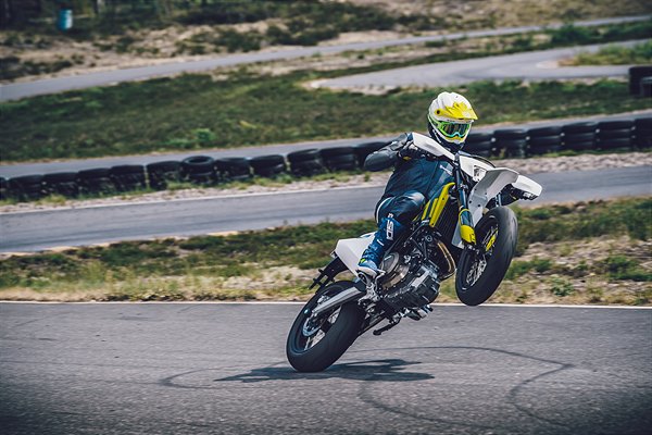 Husqvarna 701 Supermoto ed Enduro MY20, arrivano le nuove 701 Enduro LR