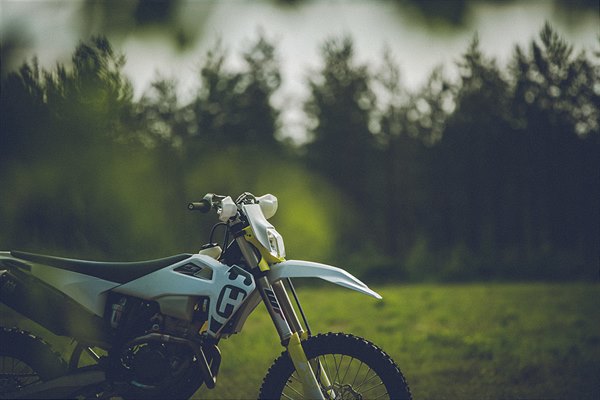 Husqvarna From Zero to Hero: mille euro di vantaggi sulle enduro 2020