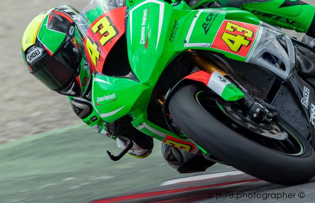 Black Flag chiude il CIV a Vallelunga con tre piloti e il debutto di Sintoni