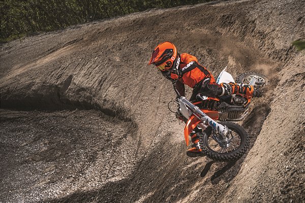 KTM SX-E 5, la minicross elettrica che cambia il gioco