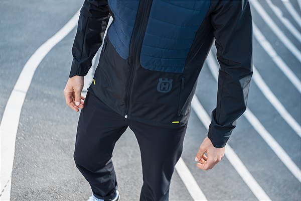 Husqvarna presenta la collezione casual 2020: stile urbano per moto addicted