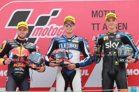 Moto2 Assen, trionfo di Fernandez tra cadute eccellenti