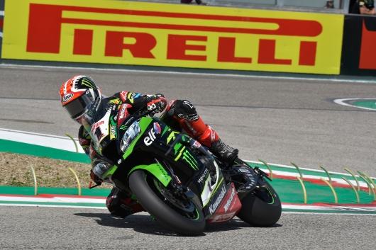 WorldSBK Imola, Rea spezza il dominio Bautista grazie alle nuove Pirelli