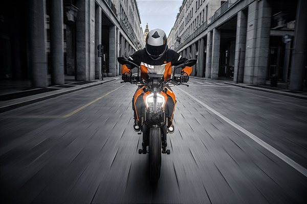 KTM DUKE e RC 125/390, offerte di primavera per i giovani rider