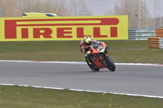 Assen gelida, Bautista e la Ducati dominano. Pirelli convince col 200/65