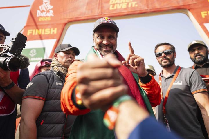 Dakar 2026, finale folle a Yanbu: trionfano Benavides e Al Attiyah