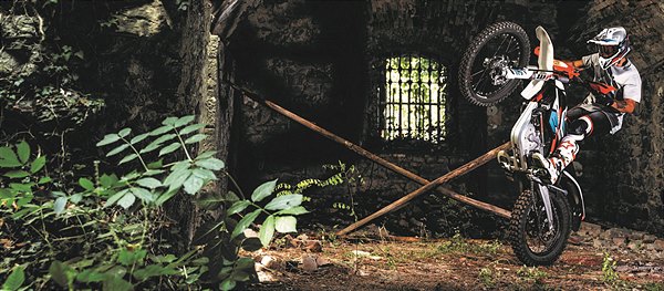 Nuova KTM Freeride E-XC, l’elettrica offroad cresce in potenza e autonomia