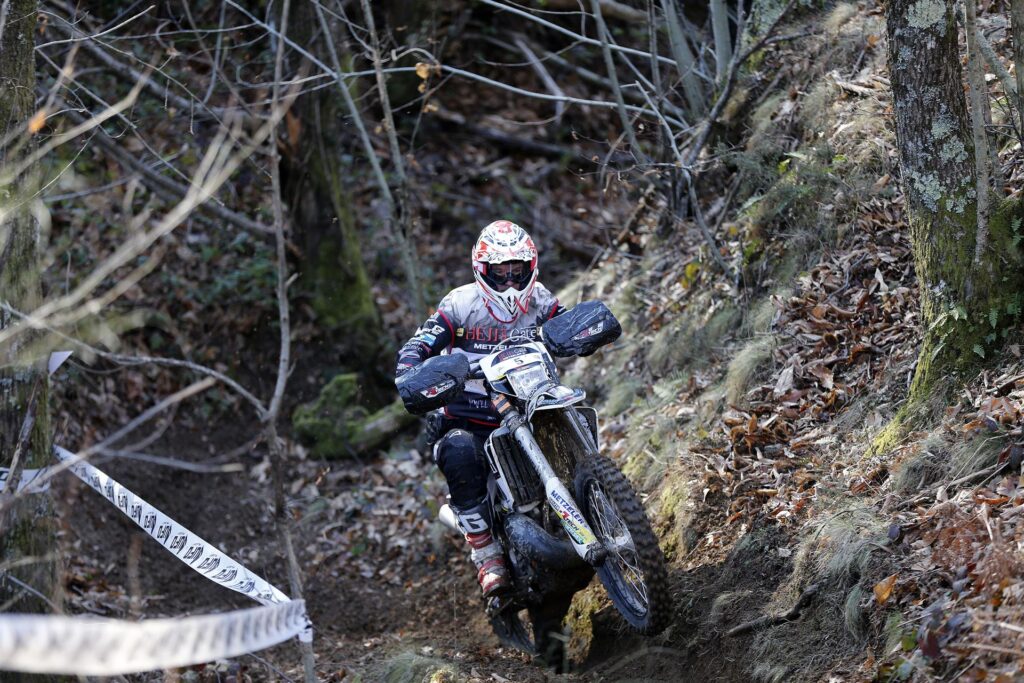 Black Hole all’Abetone, torna il Trofeo METZELER Extreme Enduro
