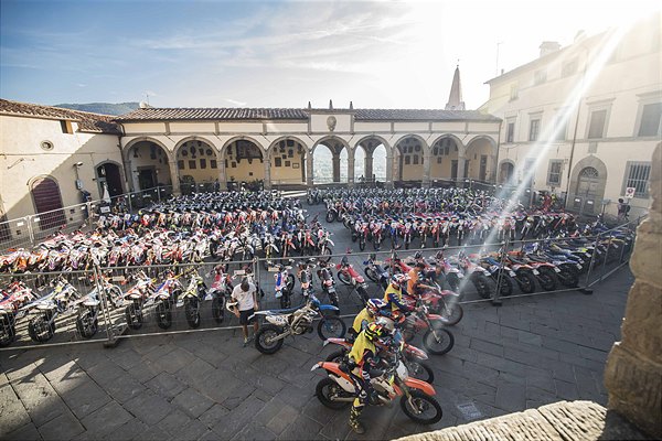 Trofeo Enduro Husqvarna, spettacolo e bagarre a Castiglion Fiorentino