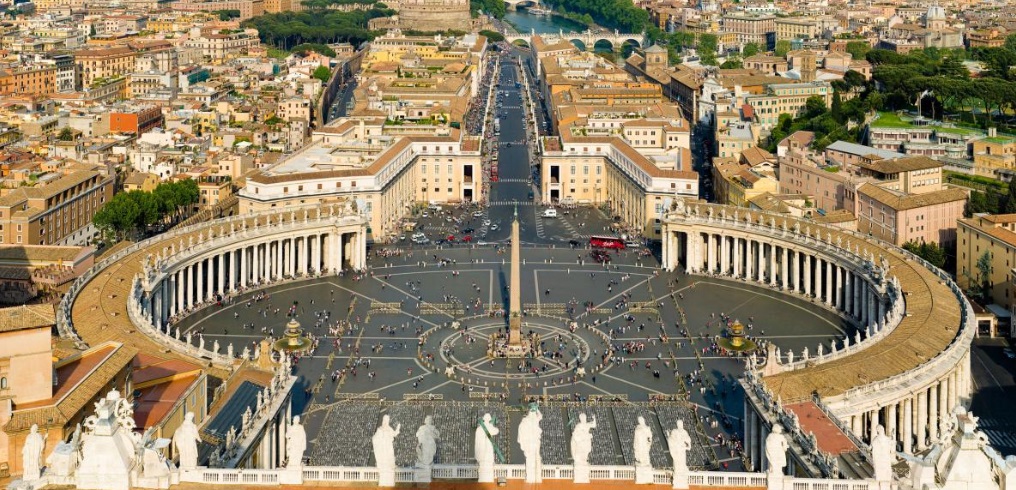 MotoGP in Vaticano: i piloti incontrano Papa Francesco