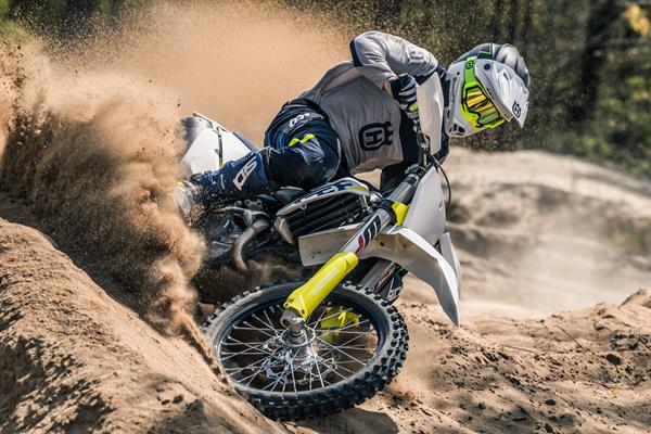 Husqvarna svela la gamma motocross 2019: più leggera e sofisticata
