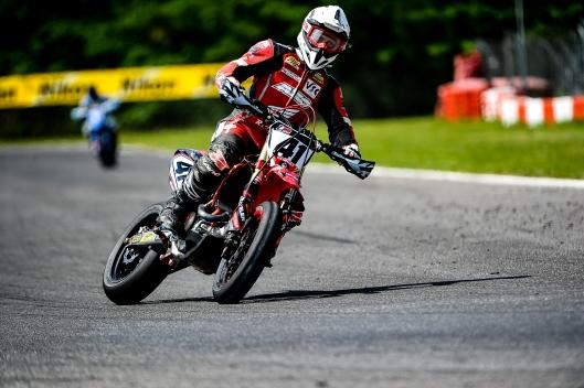 Metzeler protagonista a Viterbo: Schmidt e Lorenzini dominano la Supermoto