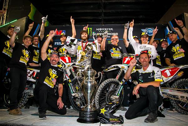 Supercross Las Vegas: doppio titolo mondiale per Husqvarna