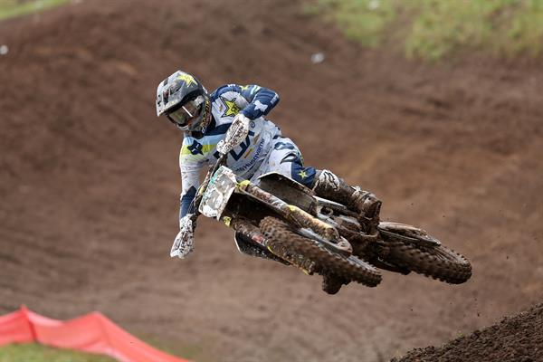 Husqvarna chiude la pre‑stagione sul podio al Mastercross di Lacapelle