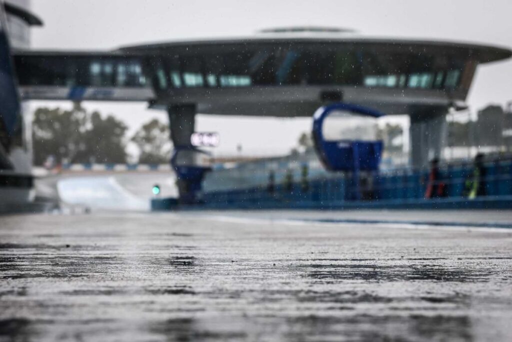 WorldSBK 2026, Jerez bagnata: Petrucci inaugura l’anno davanti a tutti