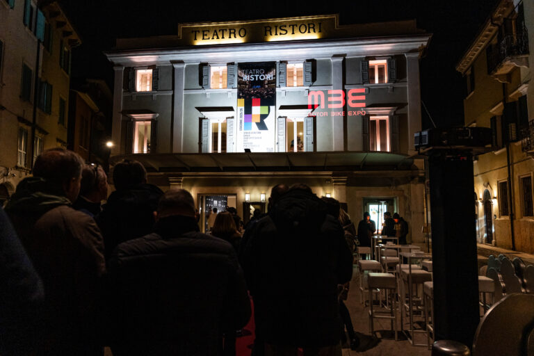 Vernice e Benzina apre il Motor Bike Expo di Verona