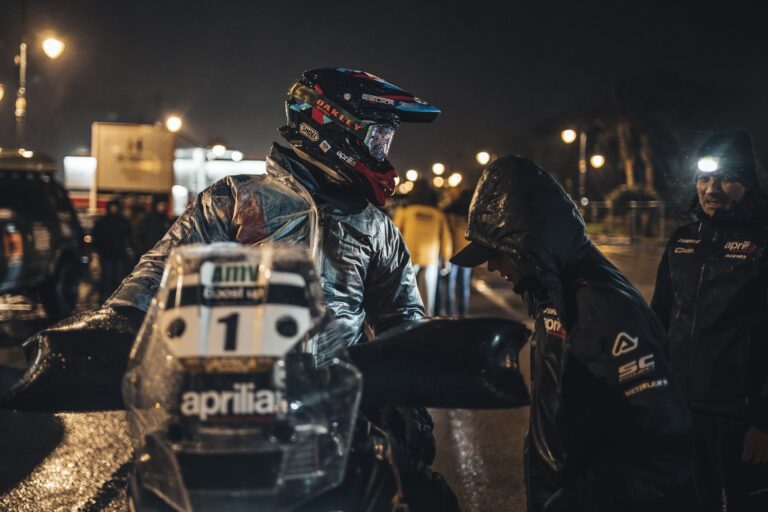 Africa Eco Race 2026, Cerutti apre quarto con l’Aprilia Tuareg