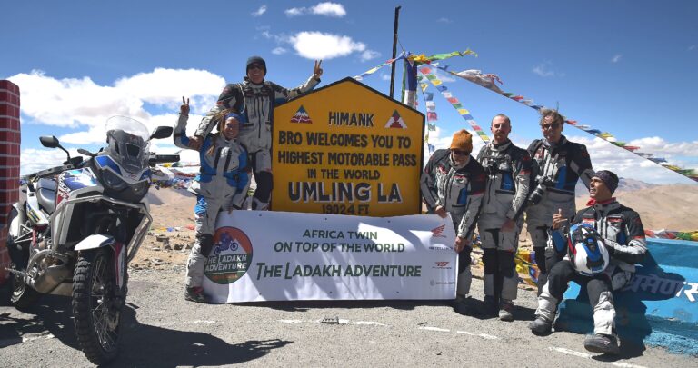 Metzeler Karoo 4 e Africa Twin, impresa record sui passi himalayani