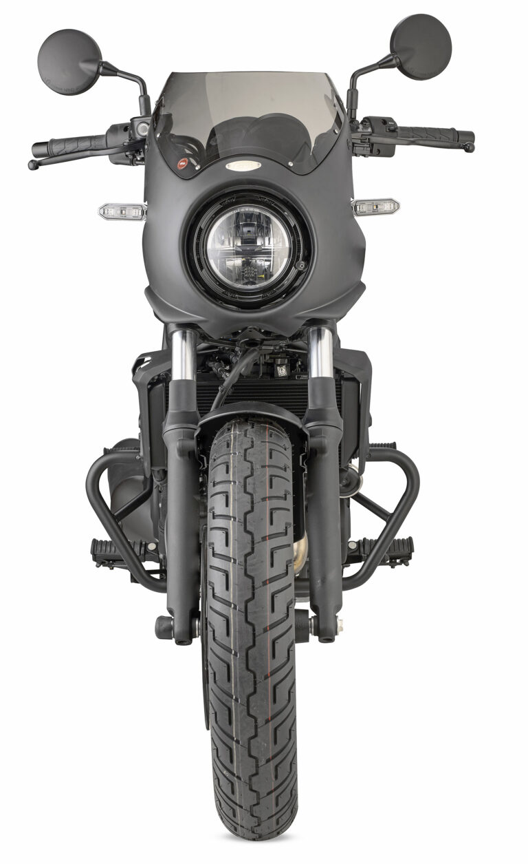 GIVI equipaggia la Kawasaki Eliminator 500 per il turismo