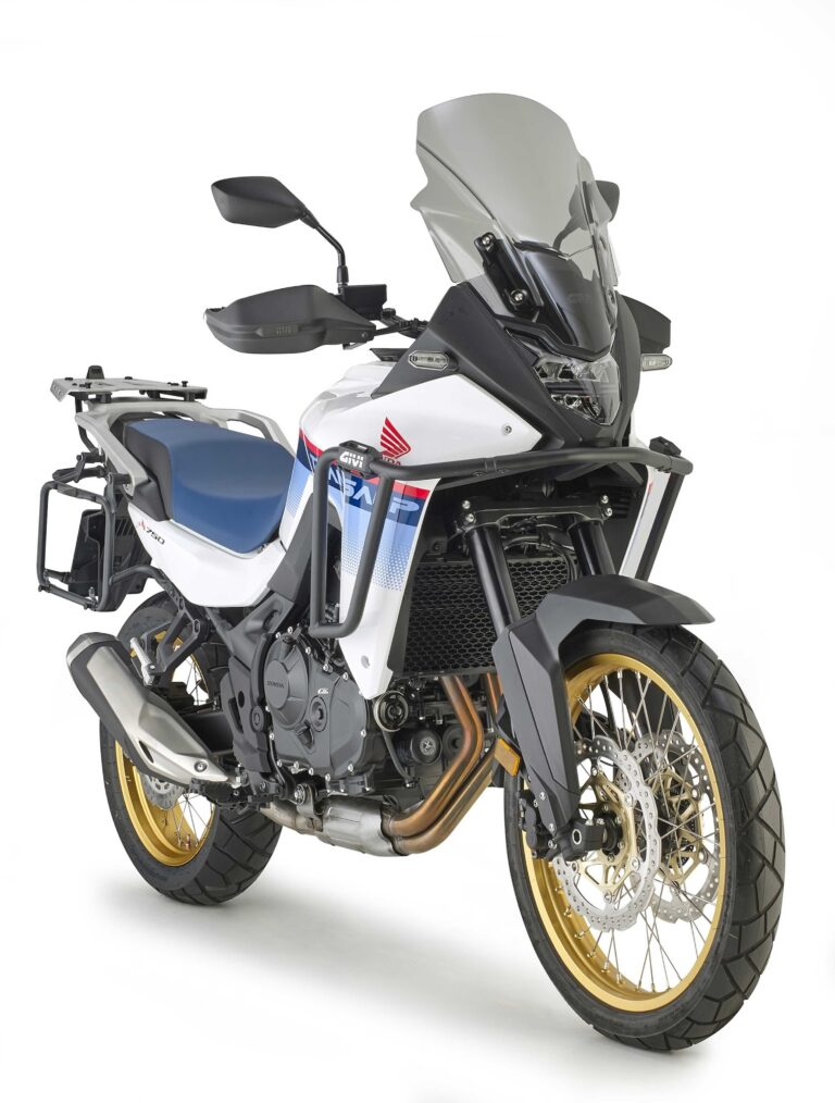 Givi veste la nuova Honda XL750 Transalp con kit da viaggio completo