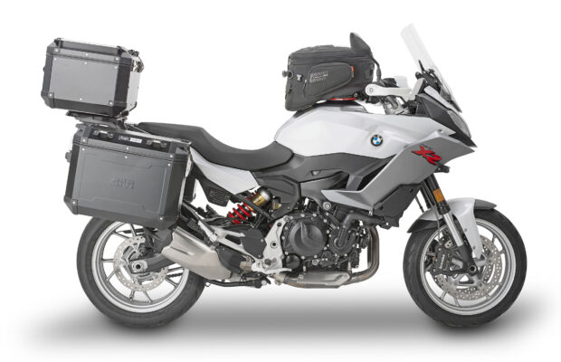 BMW F 900 XR, allestimento GIVI per viaggiare davvero lontano