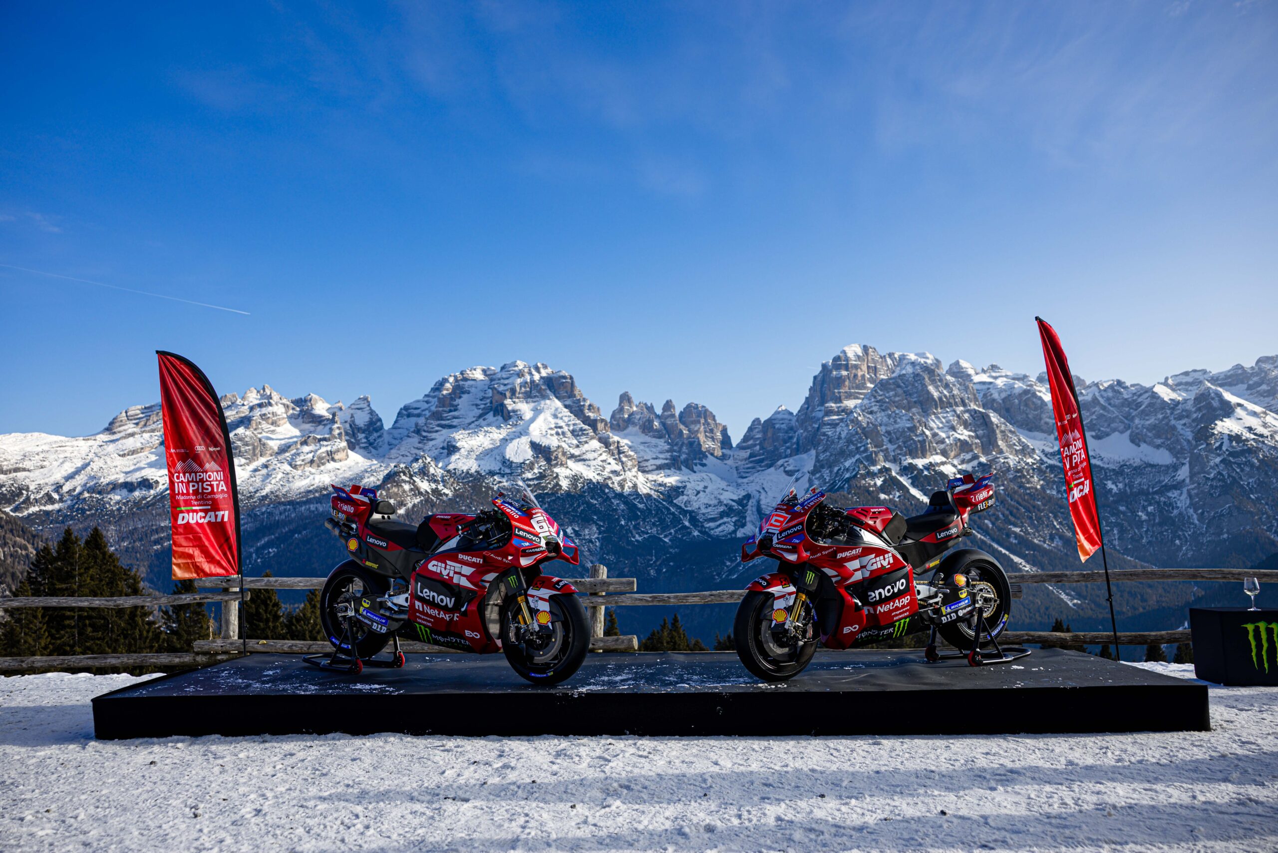 Ducati presenta il team MotoGP 2026 e la livrea Centenario