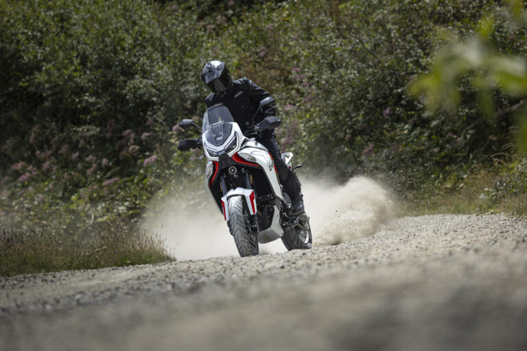 Moto Morini X-Cape 1200, la nuova maxi adventure italiana