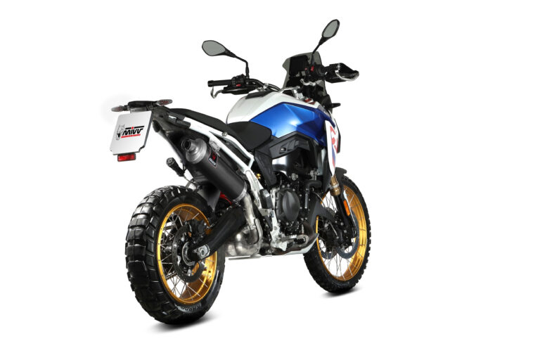 Mivv rinnova la BMW F 900 GS con gli scarichi Dakar e Speed Edge