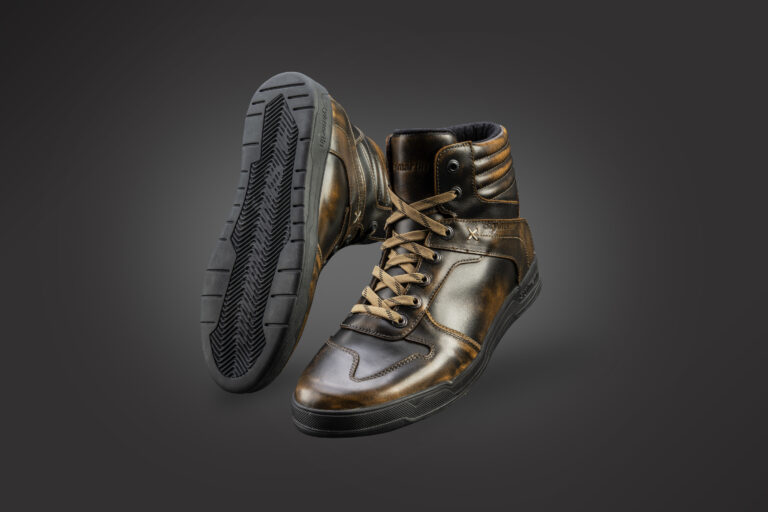 Stylmartin Iron WP Bronze, sneaker tecnica dal look vissuto