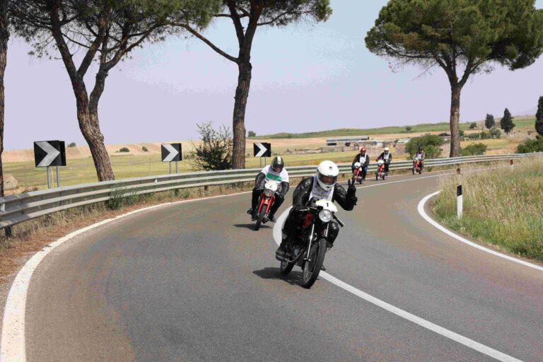 Motogiro d’Italia 2022, trionfa Tomassini per meno di un secondo