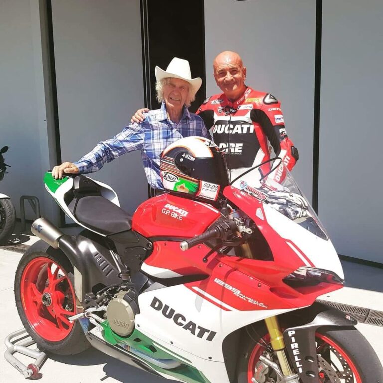 Arturo Merzario prova la Ducati Panigale 1299 R