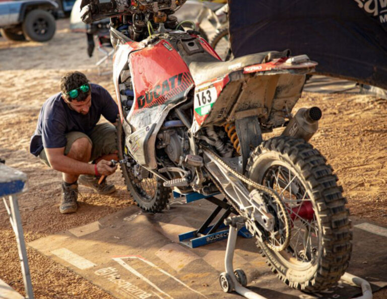 Ducati DesertX rally by Engines Engineering verso il kit replica