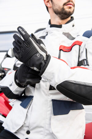 Hevik Orion, il guanto quattro stagioni per città e touring