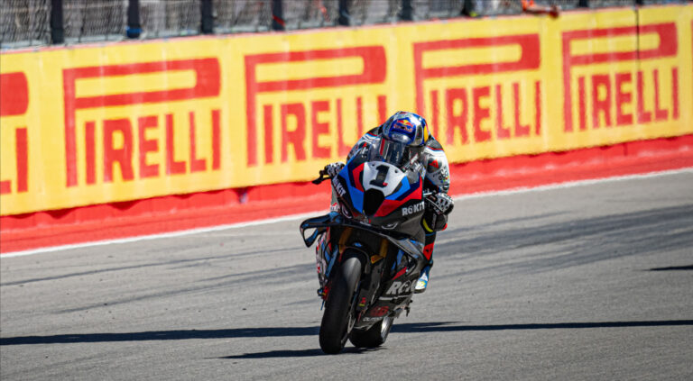 WorldSBK Portimão: Razgatlioğlu imprendibile, debutto vincente per la nuova Pirelli