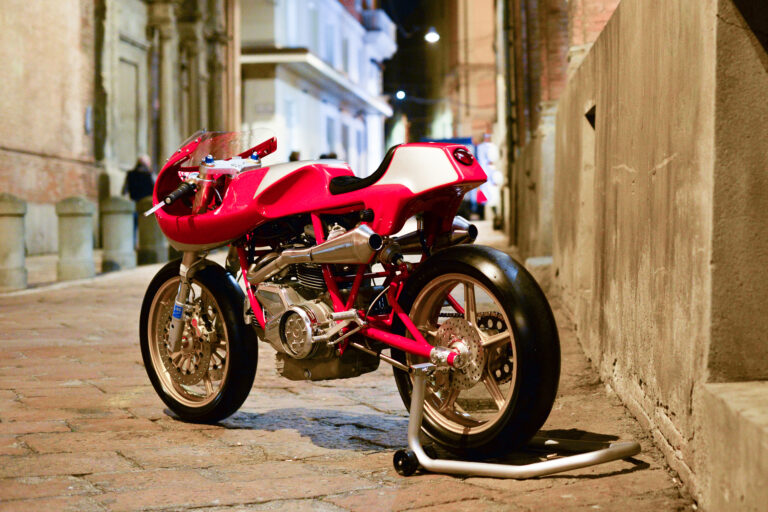Stile Italiano celebra Rino Caracchi con una Ducati unica
