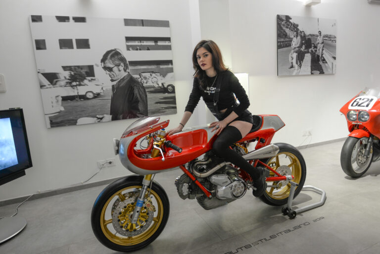 Stile Italiano celebra Rino Caracchi con una Ducati unica
