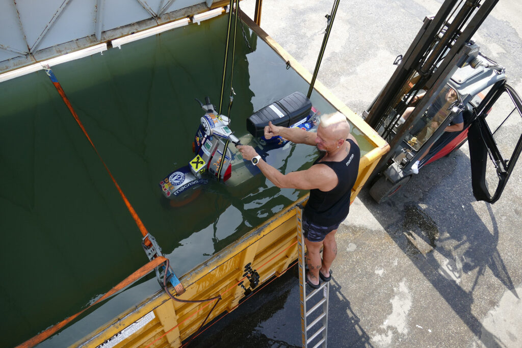 Schachermayr sfiora la tragedia per un record con la Vespa