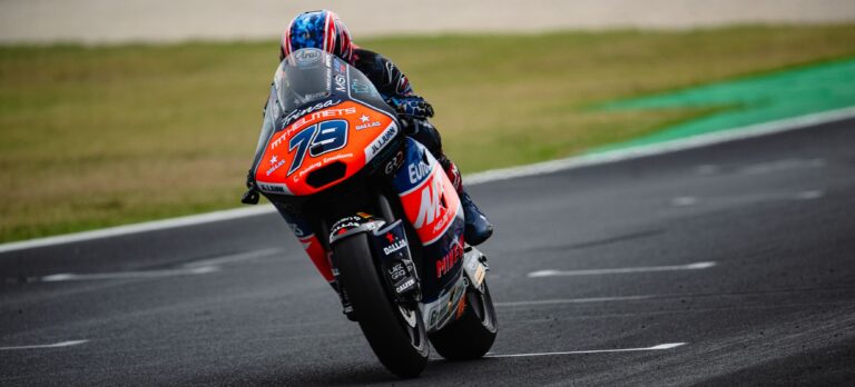 Ogura domina a Misano con la nuova posteriore Pirelli