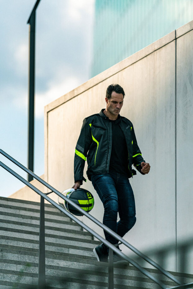 Hevik Vega, la giacca urbana smart per la mezza stagione